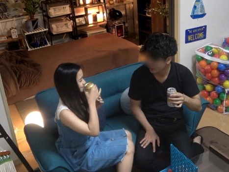 【ハーフ美女の逆襲】 東南アジア系美少女の痴女プレイ！ 容赦ない手コキと乳首責めで男を翻弄する♡