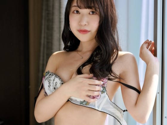 【エロカワお姉さん】 キュートなルックスとエッチなボディのギャップに萌え♡ バックで突かれて悶える姿が最高!