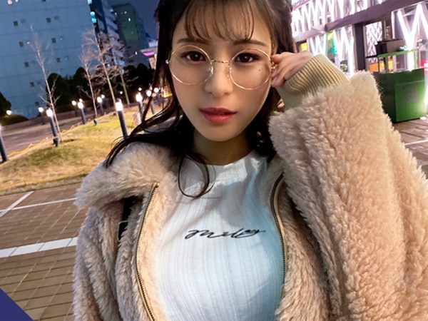 【隠れ巨乳のメガネっ娘】 体操服からこぼれるおっぱいがエロすぎ！ 地味娘がエッチで大変身、乱れまくり！