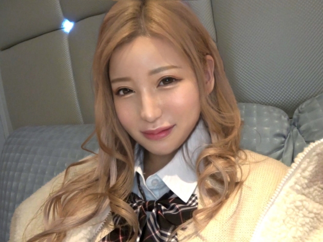 【制服ギャルのむっちり美尻】『あんっ…そこ気持ちいい…』生意気なギャルが制服姿でエッチな誘惑！むちむちの美尻を揺らして、ボッキしたチンコで激しく突きまくる！ギャルのエロかわボディにメロメロ必至！♡