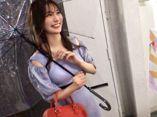 【ナンパされた巨乳お姉さん】『えっ…でも…』おっとり系美人が街角で声をかけられ、豊満な巨乳を揺らしながらエッチな誘惑に負けて生ハメSEX！感度抜群のボディが激しく乱れる姿がエロすぎる！！♡