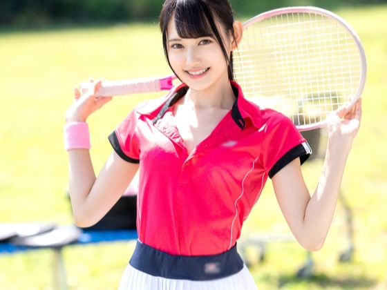 【テニス女子の野外プレイ】めっちゃ可愛いスポーツ女子が青空の下で大胆セックス！キュートな笑顔の裏に隠れた敏感ボディが野外でイキまくり！ユニフォームを着たまま乱れる姿がエロすぎる！♡