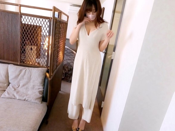 【スレンダー美女の淫乱覚醒】『外でなんて…でも気持ちいい…♡』モデル級スタイルの素人娘が野外でドスケベ調教！緊張しながらも淫乱スイッチONで濃厚セックスに溺れる！