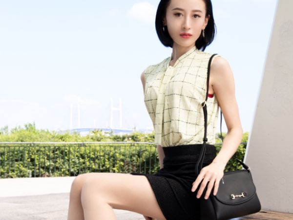 【人妻の危険な火遊び】セックスレス美熟女が他人棒で性欲爆発！手マンでオマ○コ大洪水♥禁断の不倫SEXで本能むき出しの淫乱奥様！