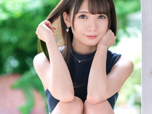 【スレンダー美少女の大乱交パーティー】『いっぱいして…』細身ボディが男たちに囲まれ、次々と生チ○ポを挿入されちゃう！連続挿入で中出しされまくる姿は必見♡ 乱れまくる美少女の淫乱プレイに興奮間違いなし！