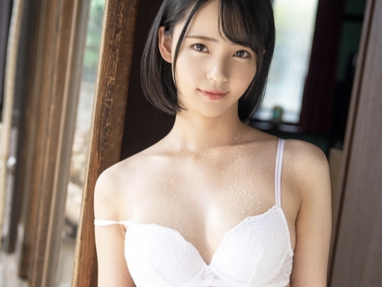 【汗だく美少女の濃厚プレイ】『もっと激しく…』美乳の美少女が汗だくで乱れる！飛び散る汗がエロさを倍増させる、激アツセックスで大興奮間違いなし！