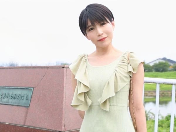 【制服美少女の危険な誘惑】『ダメ…でも気持ちいい…』無垢なJKが禁断の快楽に目覚め、制服姿でエッチなご奉仕♥ 学校帰りの純粋な少女が、大人の男に翻弄され、甘い吐息を漏らす！