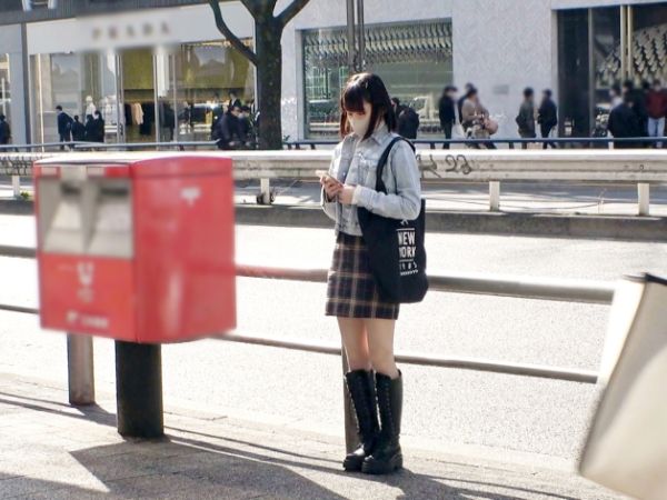 【田舎娘の初体験】「東京のチンポは大きい…♡」青森から上京したての20歳スレンダー美少女が、好奇心全開でチンポに夢中！田舎育ちのウブな娘が、じゅぽじゅぽフェラと手コキでご奉仕！上京娘のエロすぎる初体験に興奮間違いなし！